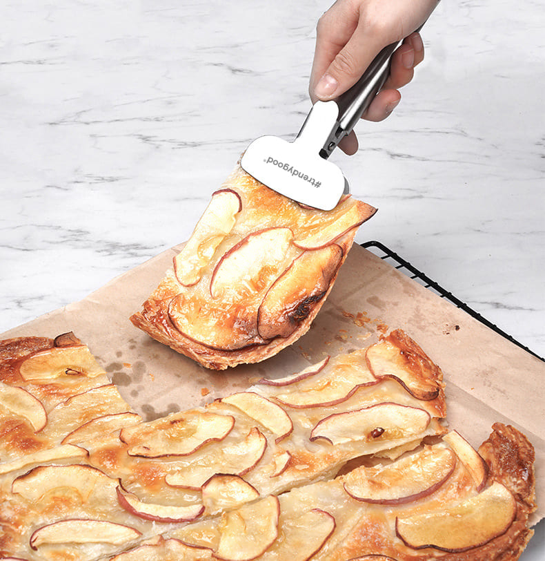 Cortador de pizza con tijeras y espátula TK24074